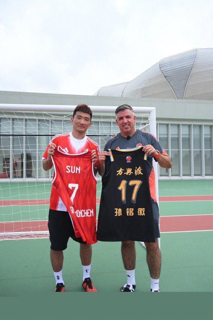 XYG别去KPL丢人了，领先5000经济都能输，临时席位赛不敌“小AG”！