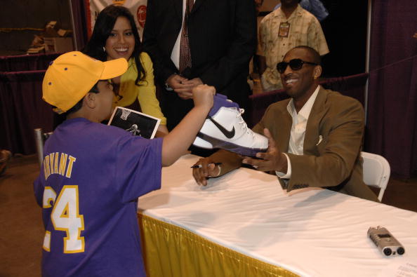 全尤文：布鲁日后卫德克伊珀更可能加盟AC米兰而非尤文图斯